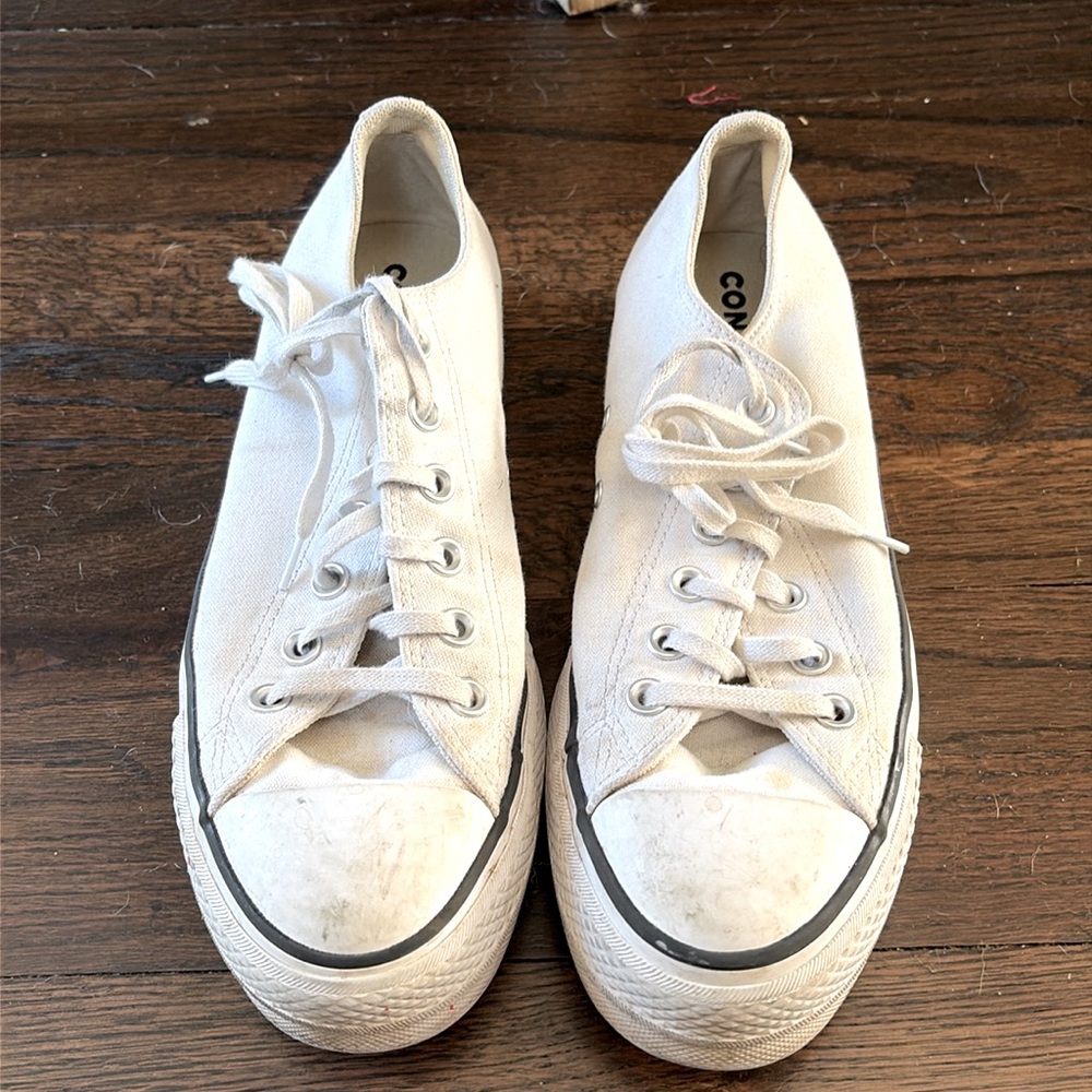 Platform Converse White Canvas Low-Top Sneakers